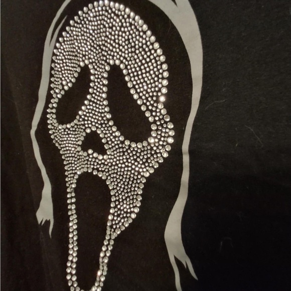 torrid Black Short Sleeve Tee with Silver Rhinestone Scream/Ghostface Graphic - Picture 2 of 3